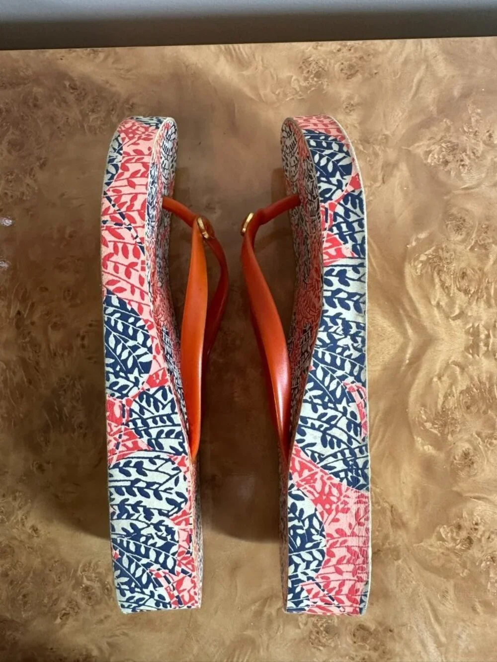 Tory Burch Printed Wedge Thong Sandals Orange Leather Flip Flops Tropical Sz 9.5